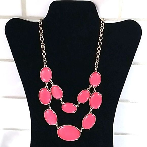 Beautiful Pink/Gold Statement Necklace/Earrings. - Picture 5 of 6
